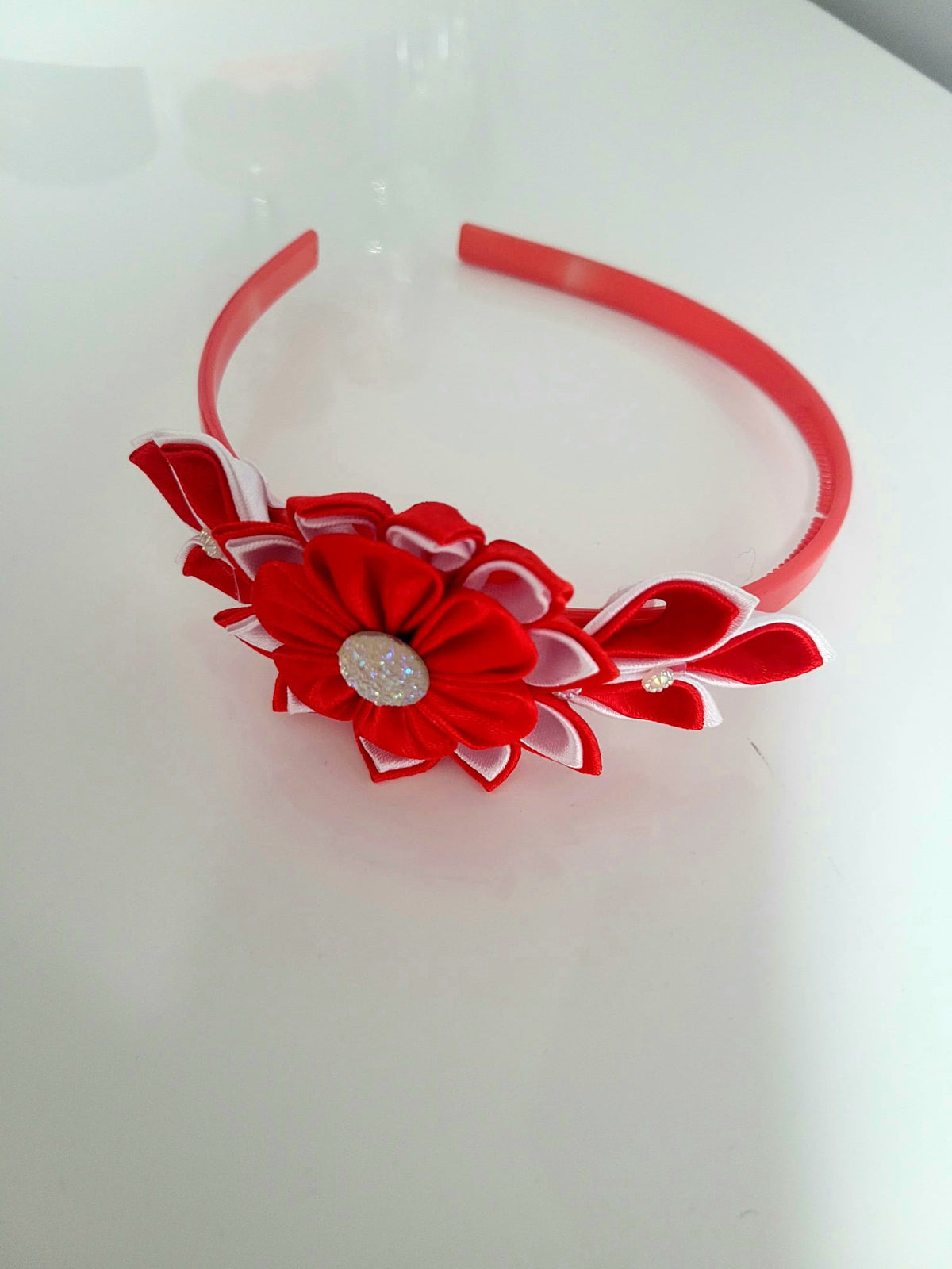 Kanzashi gėlių lankelis – raudonas